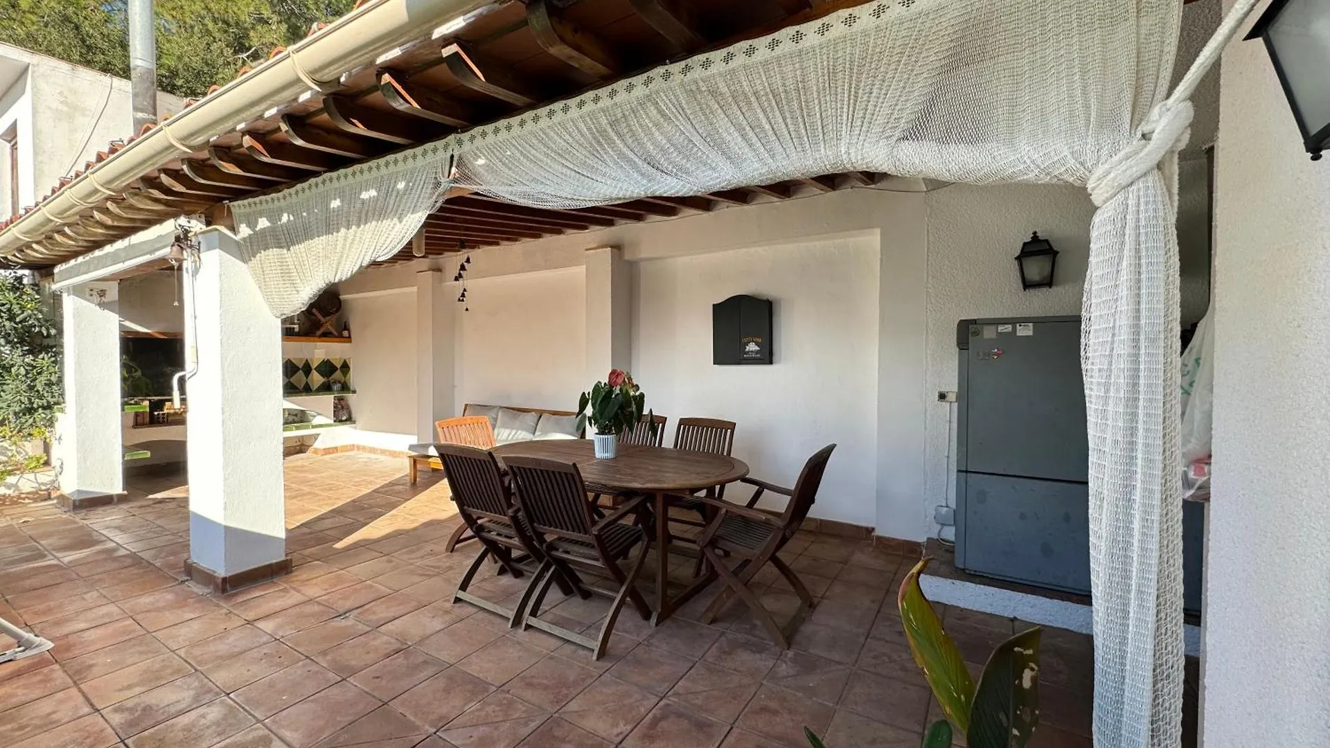 Montrás Casa Con Terraza, Piscina Y Zona Barbacoaヴィラ 別荘