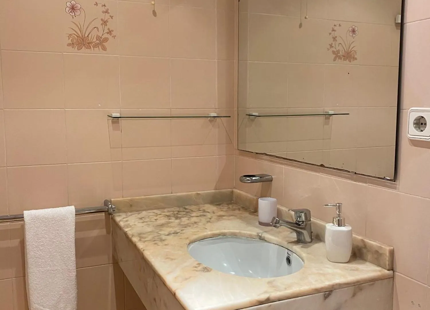 別荘 Montrás Casa Con Terraza, Piscina Y Zona Barbacoaヴィラ