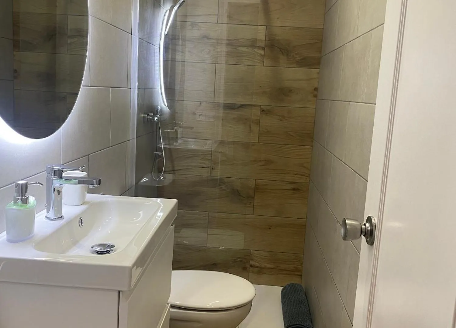 Montrás Casa Con Terraza, Piscina Y Zona Barbacoaヴィラ 0*,